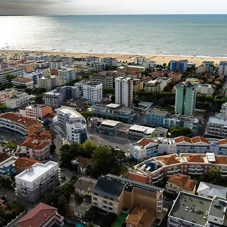 Modern Flat With Terrace 200m From The *